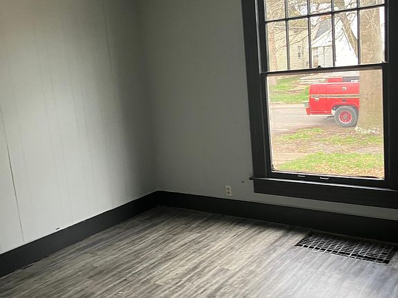 5th image of 517 Sheridan St