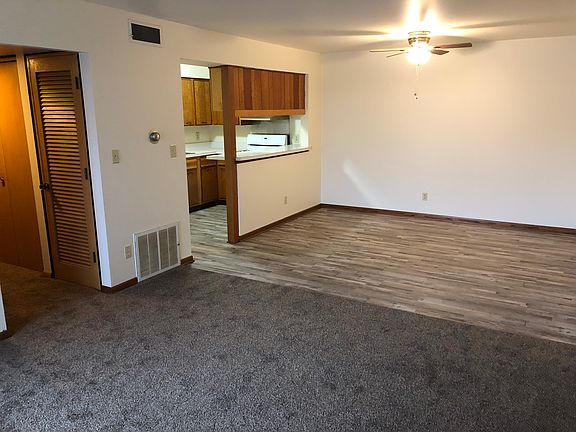 kitchen & living room_10172019