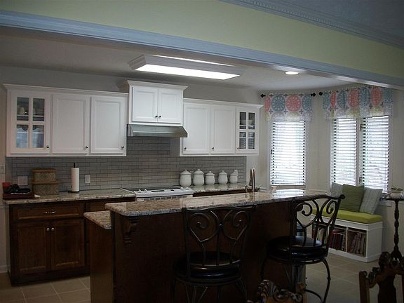 3rd image of 108 Springdale Dr