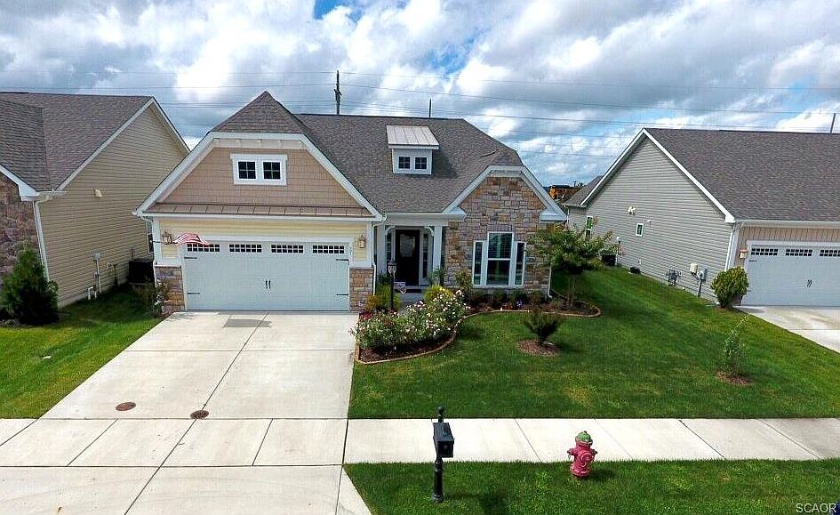 1st image of 27 Whistling Duck Dr
