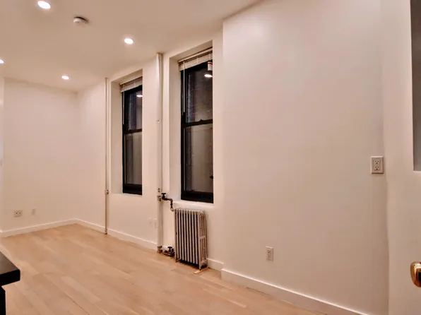 112 East 7th Street image 3 of 11