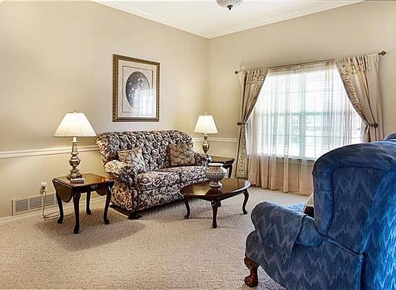5th image of 1904 Heritage Dr