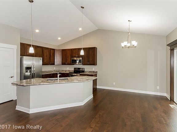 3rd image of 153 15th Ave NW
