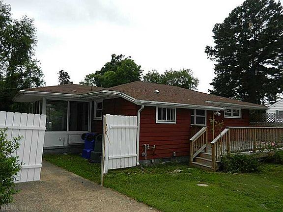 4th image of 462 Woodford St