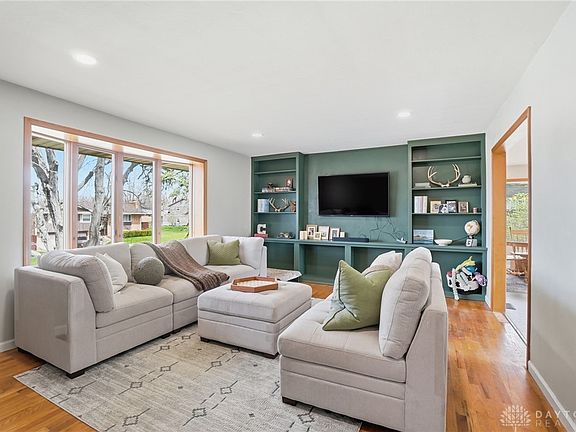 4th image of 334 Harpwood Dr