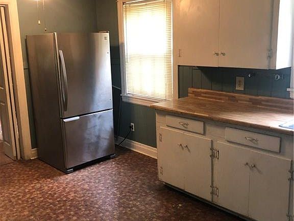 3rd image of 906 Moisant St