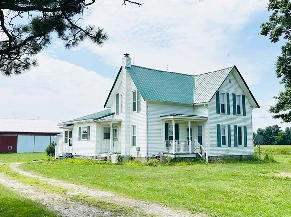 27150 Stanton Rd, Walkerton, IN 46574
