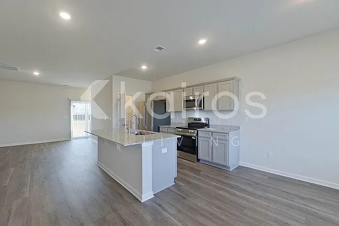 2097 Banyon Cir — Photo 6