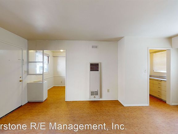 3rd image of 429 N Los Robles Ave APT 4
