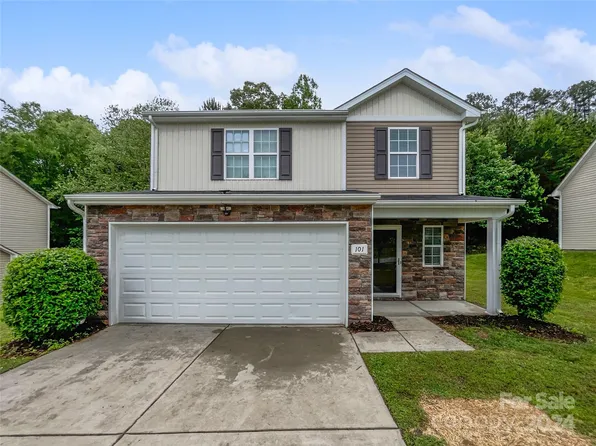 101 Ashton Bluff Cir, Mount Holly, NC 28120