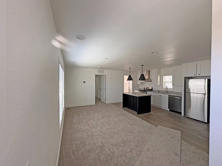 1700 State St #26 — Photo 3