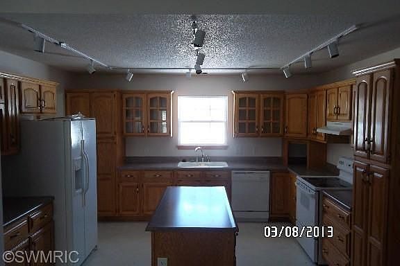 4th image of 1026 Hidden Ponds Dr