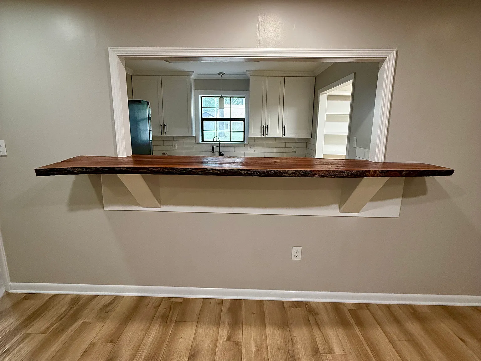 5 bed, 2608 sqft, $2,850 — Photo 4