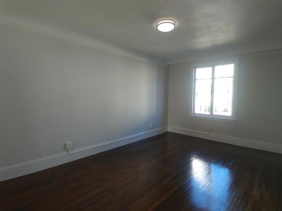 4th image of 425 Hyde St APT 52