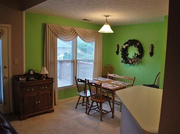 3rd image of 4913 Rockford Ct
