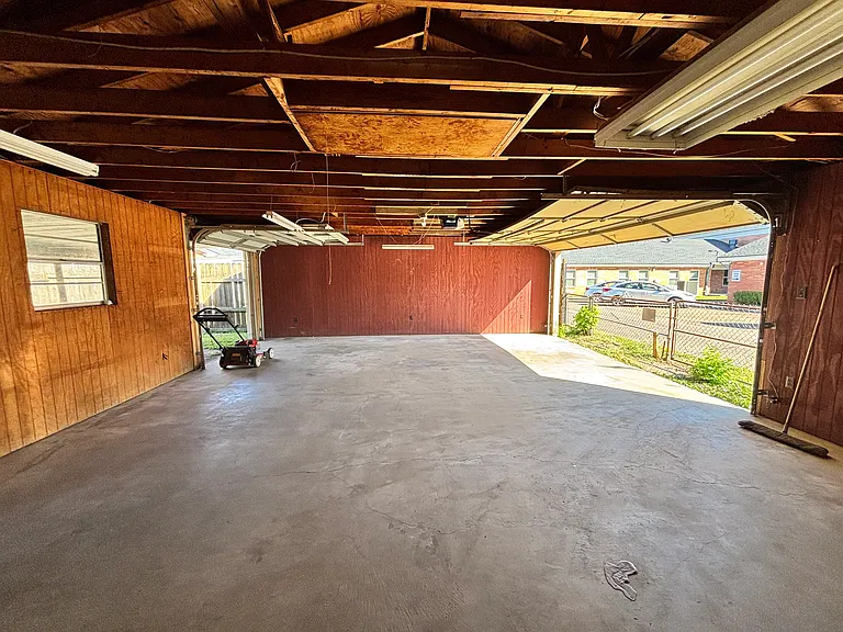 1117 Dallas St — Photo 15