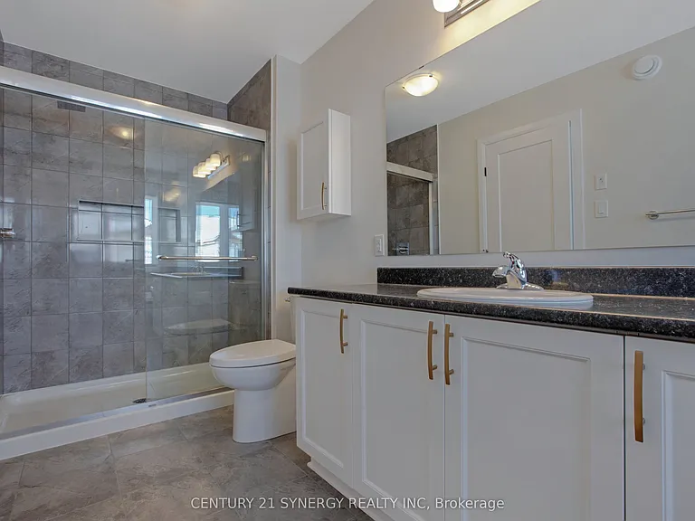 708 SE Taliesin Cres — Photo 6