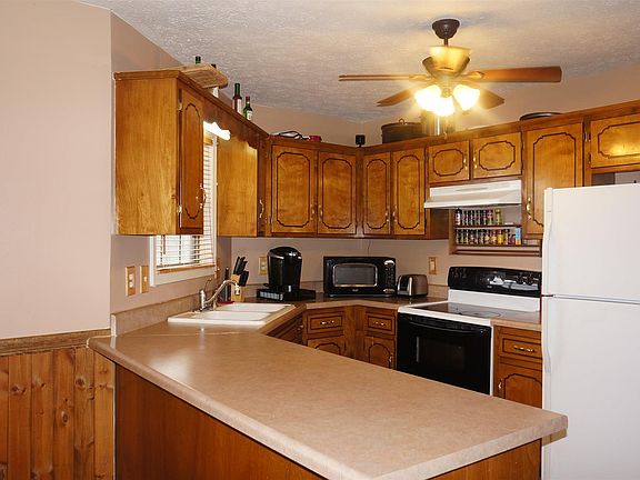 5th image of 552 Barney Ln