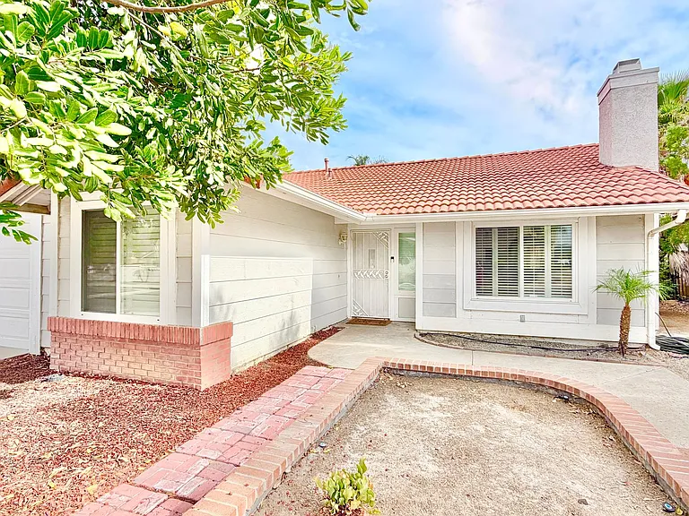 22678 Cervera Rd — Photo 2