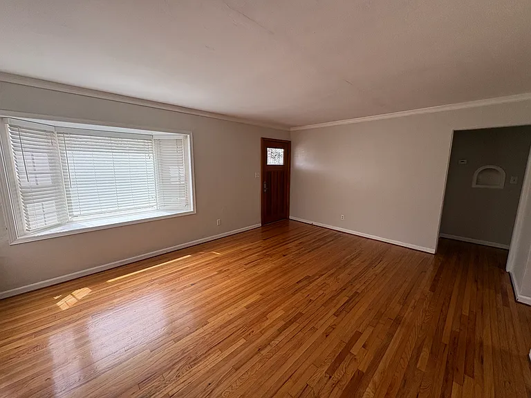 606 Spruce St — Photo 18