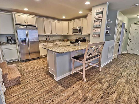 3rd image of 6410 Somerset Dr