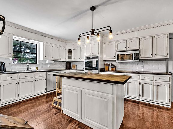 4th image of 2000 Heatherwood Dr