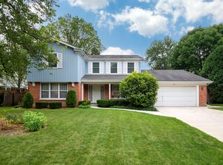 2611 Chesapeake Ln, Northbrook, IL