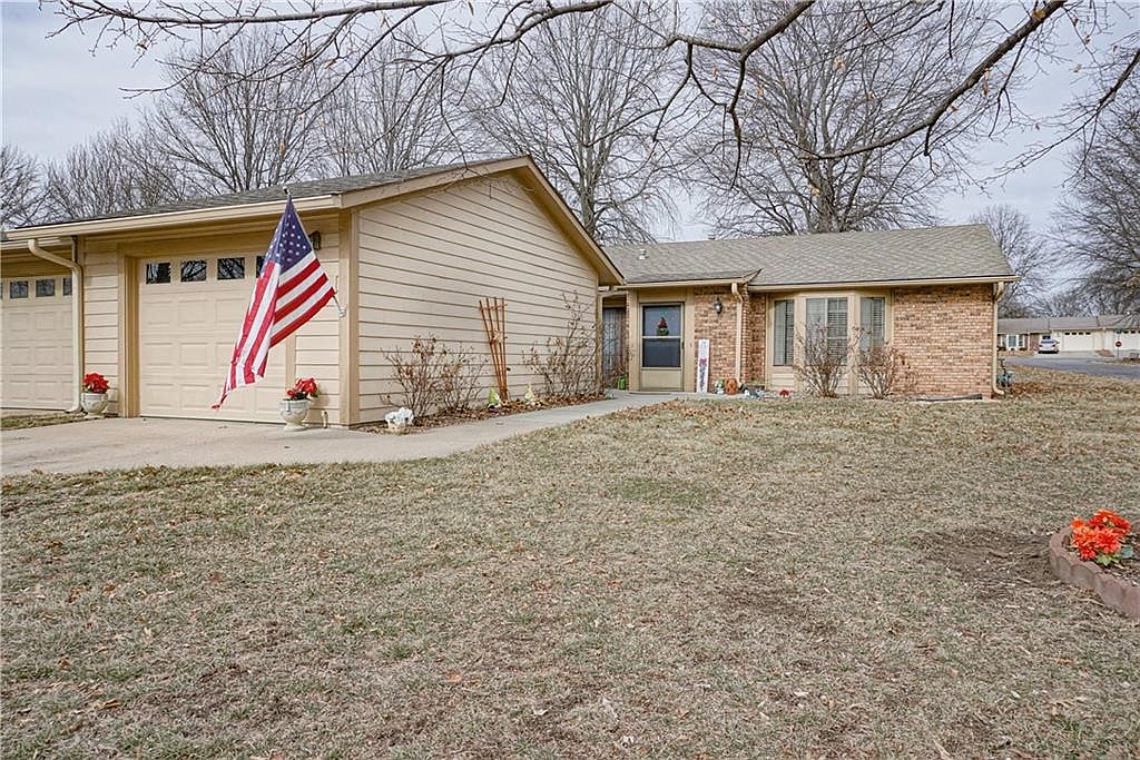 1310 W Stone Blvd, Raymore, MO 64083 Zillow