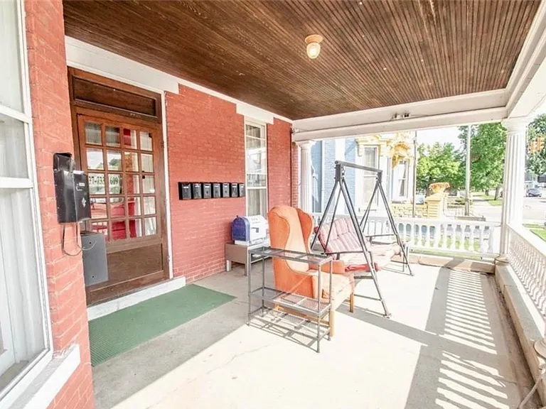 325 N Barron St #11 — Photo 5