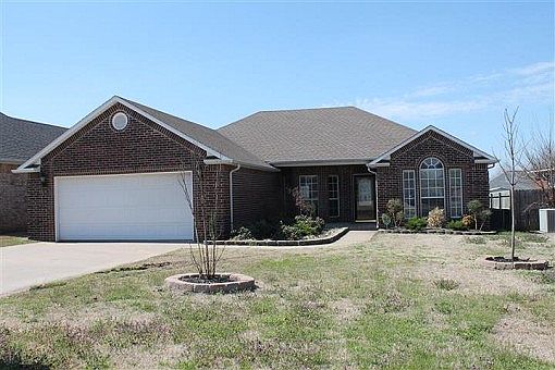 2nd image of 2203 Apple Blossom Ln