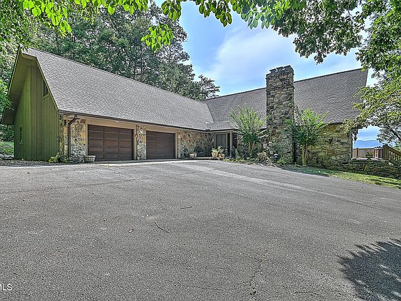 3rd image of 235 Noellwood Dr
