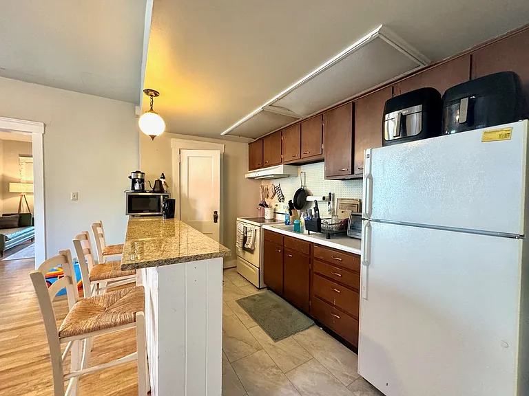 Nixon St. Apartments — Photo 13
