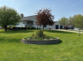 201 Lincoln Ct, Warroad, MN 56763