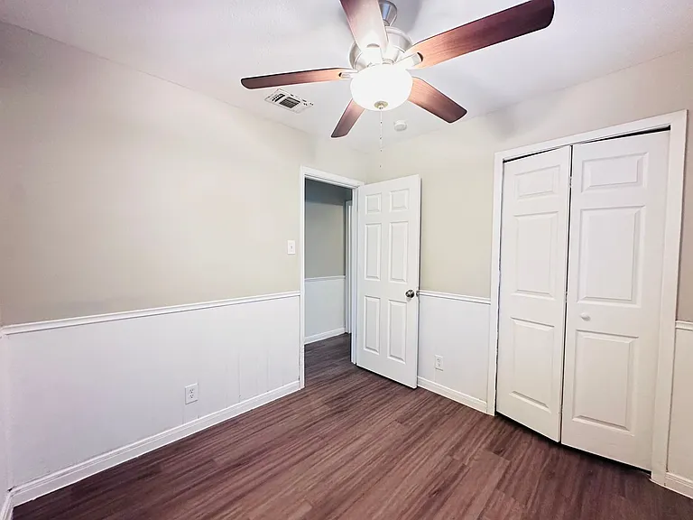 10806 Lazy Oaks Dr — Photo 21