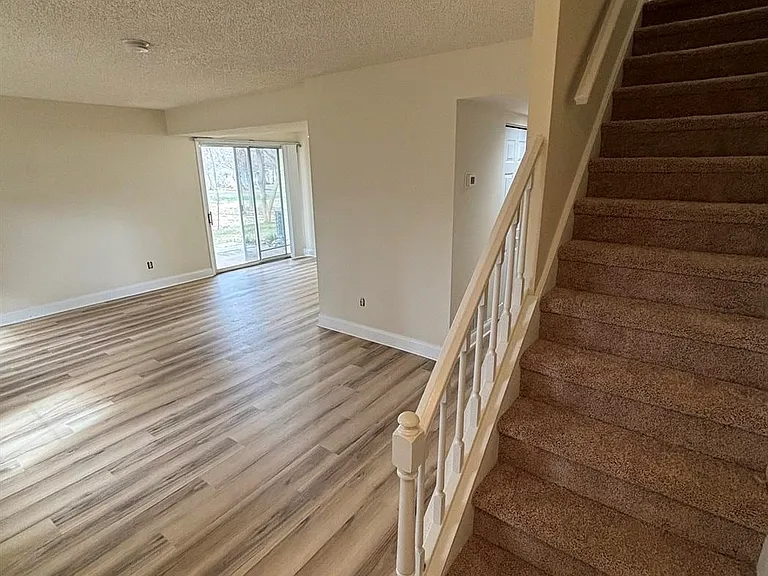 241 Washington Pl — Photo 3