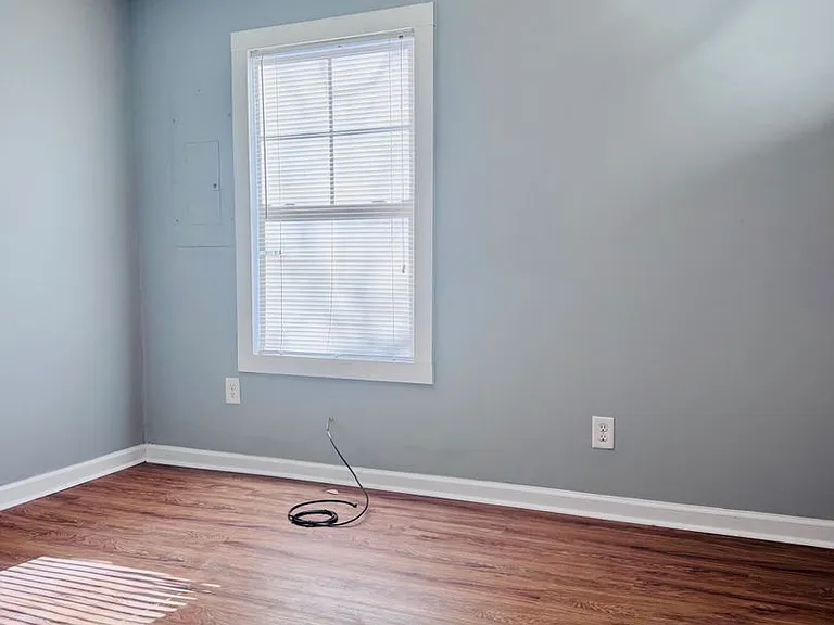 630 Middle St — Photo 6