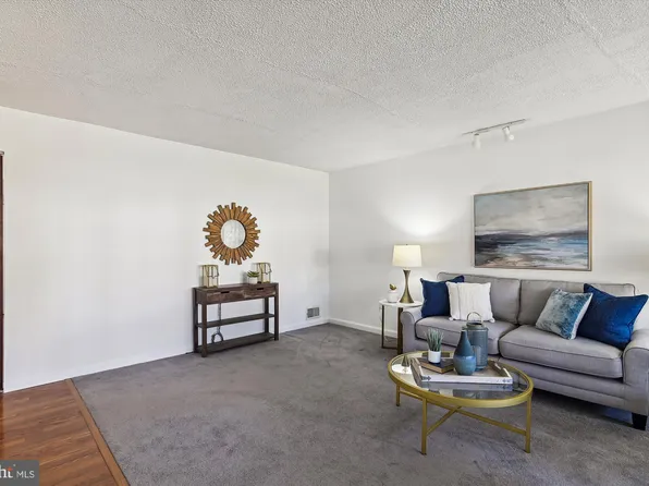 1039 Christmas Ln, Gambrills, MD 21054