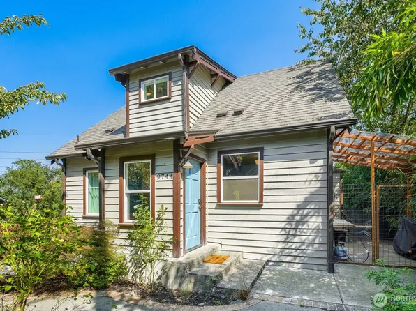 9744 49th Avenue S, Seattle, WA 98118