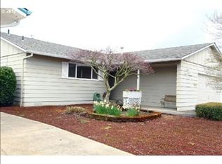784 S Columbia Dr, Woodburn, OR 97071