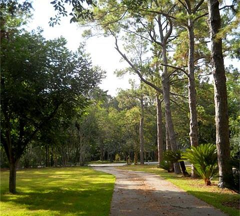 2nd image of 2311 Oleander Dr