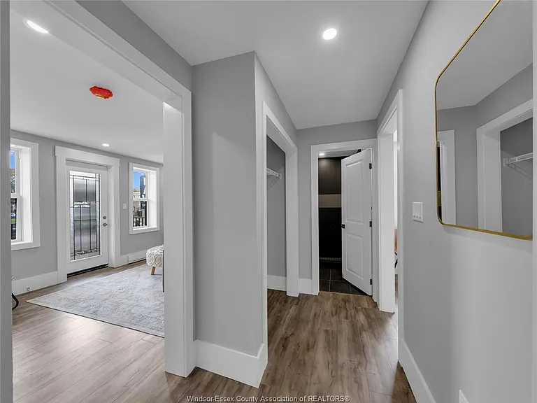 1766 University Ave W #9 — Photo 3
