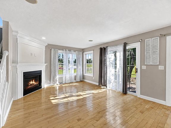4th image of 2587 Dockside Dr