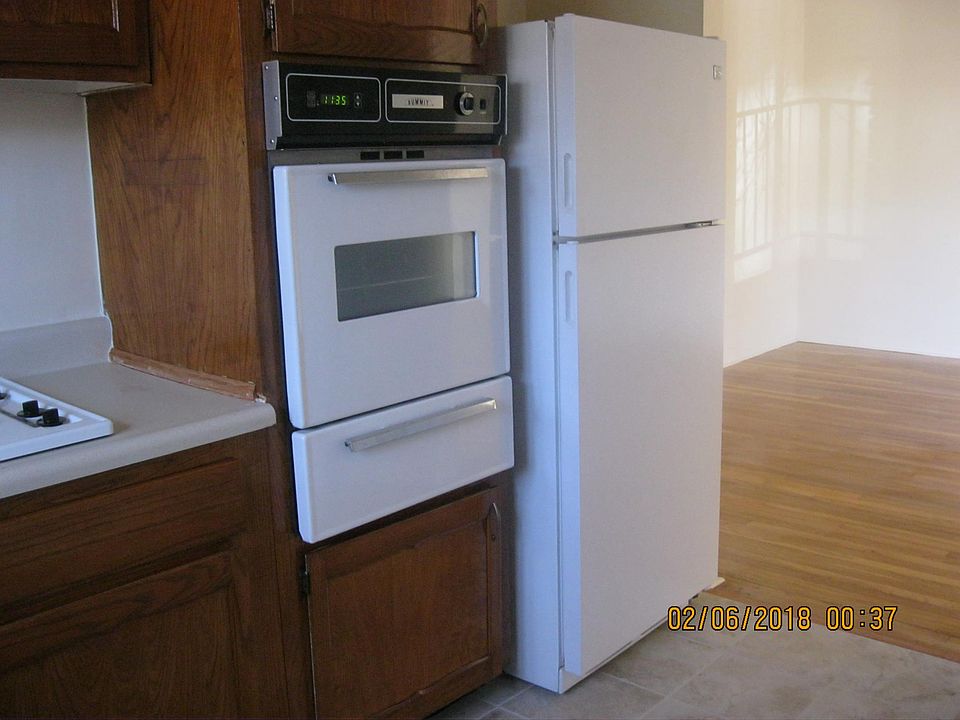 2nd image of 16 Koster Blvd APT 5B