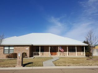 1235 Oakwood Cir, Portales, NM 88130