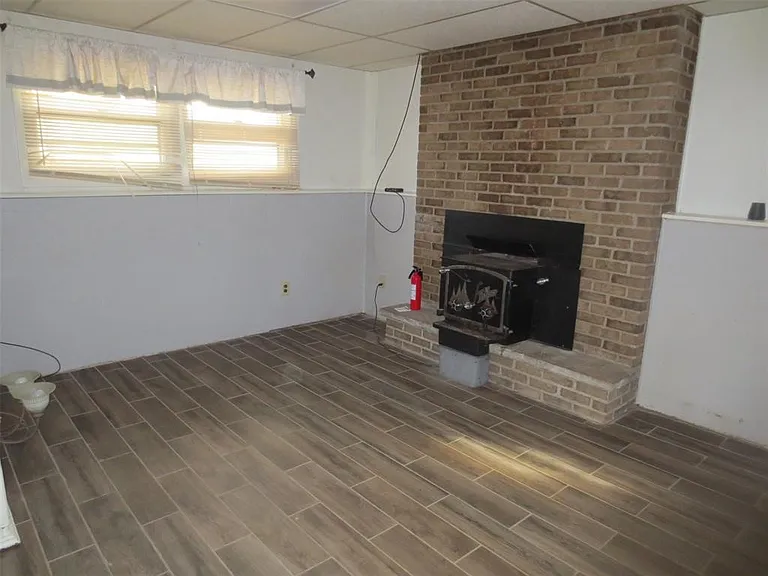 823 Jennifer Ln — Photo 4