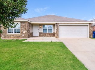 11421 SW 25th St, Yukon, OK 73099