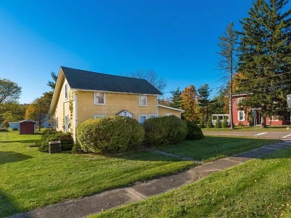 157 Market St, Martinsburg, OH 43037