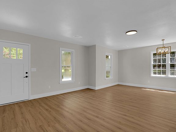 4th image of 394 Wharfsdale Rd