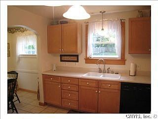 4th image of 303 Parsons Dr