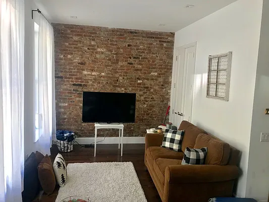 Rented by Brooklyn Bridge | media 8